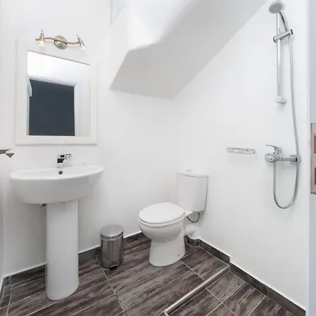 Depis Place And Appartement Naxos City
